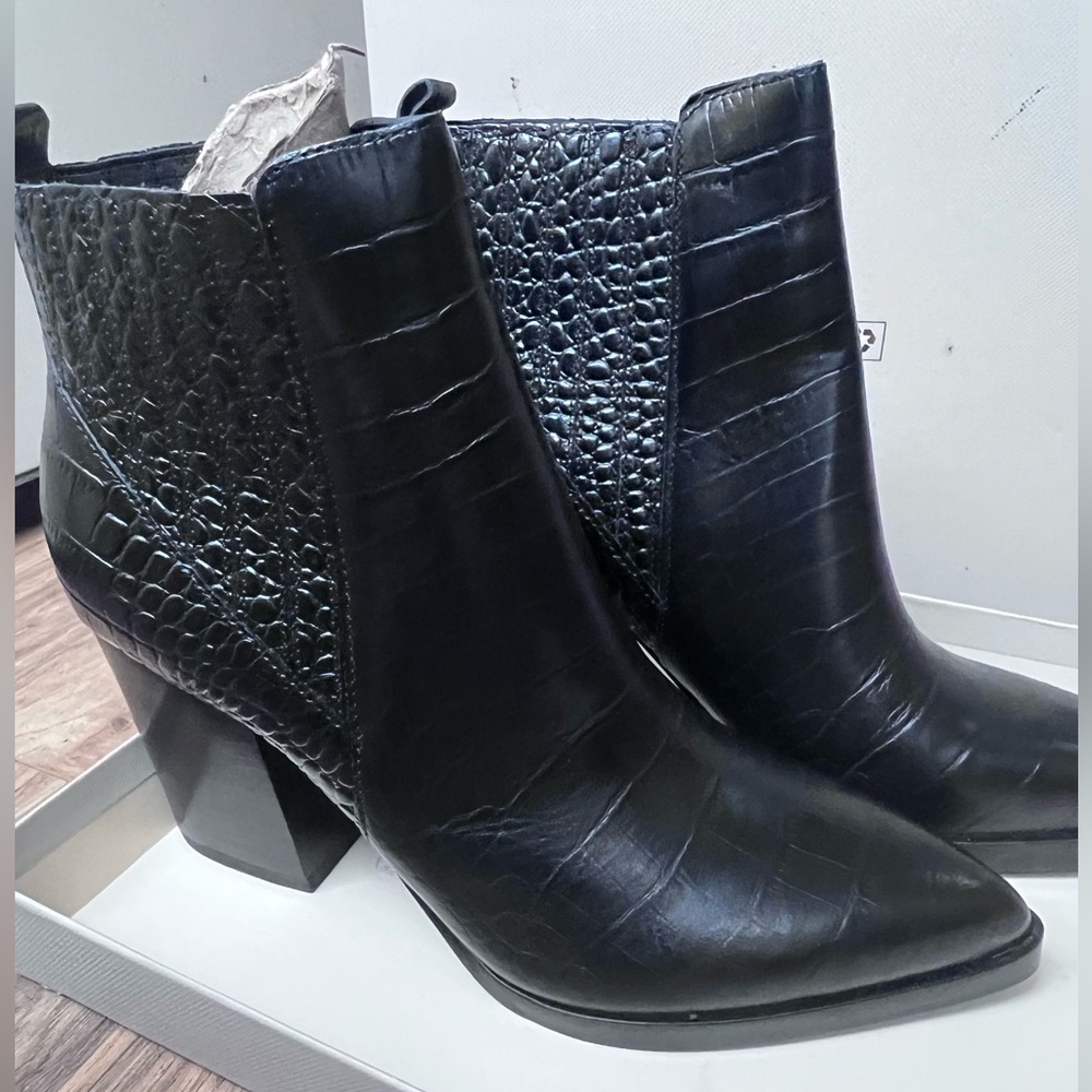 New in box Marc Fisher size 7 black multi leather boots